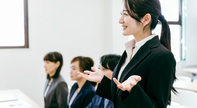 未来を切り拓く鍵デジタルホワイトボードが変える働き方革命の全貌